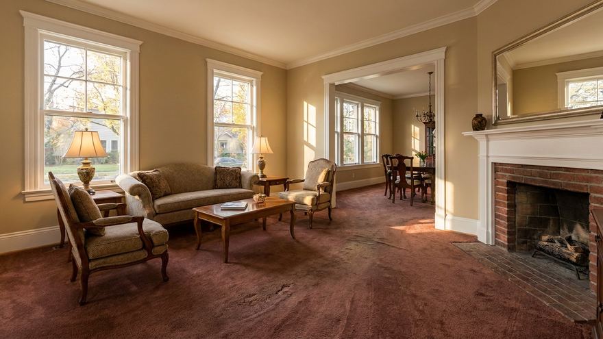 East Sacramento colonial before: 1980s red-brown carpet